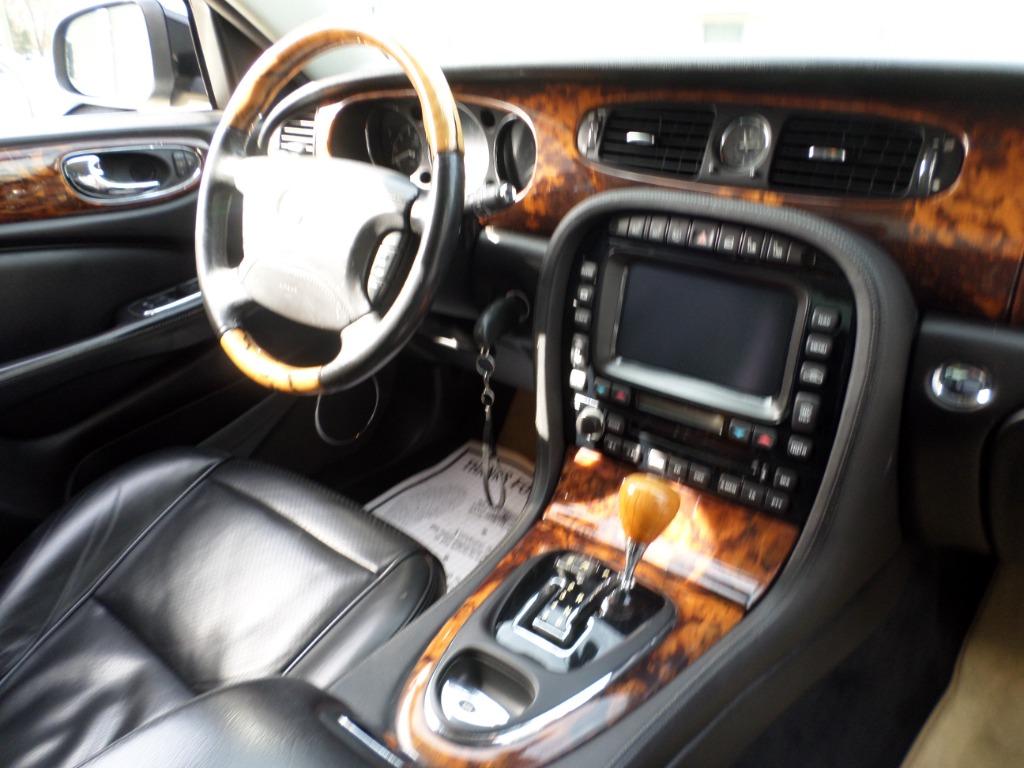 2008 Jaguar XJ-Series XJ8 photo